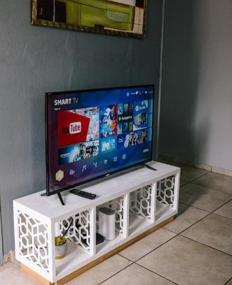 Germiston Apartamento | Delightful 1,5 Bedroom Flat in Germiston with WI-FI