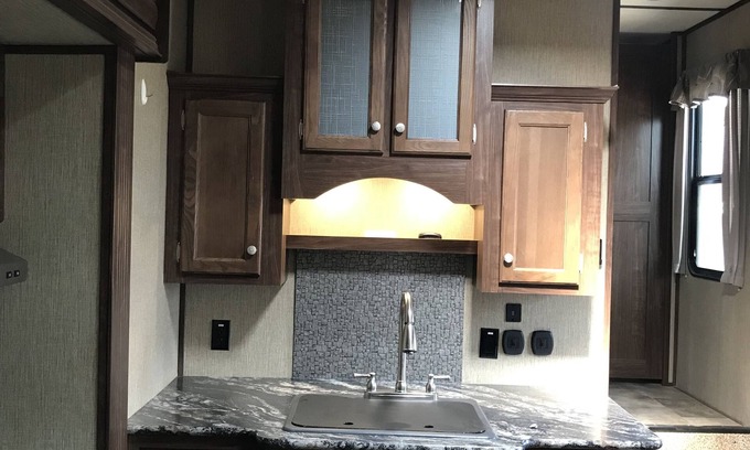Tracy Casa | Delightful 1-bed RV with parking on premises