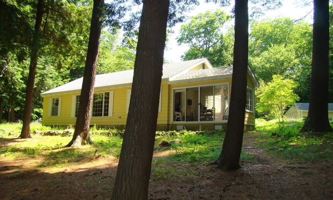 Moultonborough Casa | Delightful 2-bedroom house on Lake Kanasatka