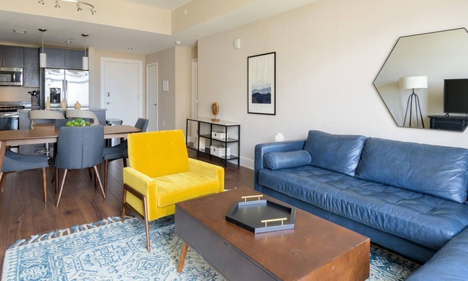 Reston Apartamento | Delightful 2BR Apt in Reston w/ Hardwood Floors