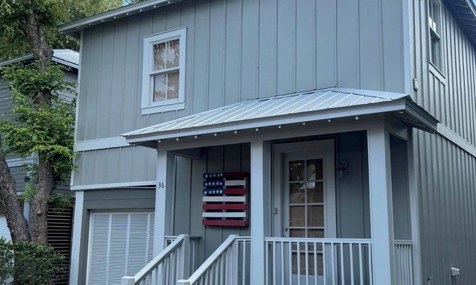 Orange Beach Cabaña | Delightful 3-bedroom cottage with screened in porch and dock in Orange Beach.