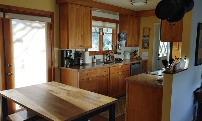 Three Rivers Casa | Delightful 3-bedroom house with AC inside sequoia national park