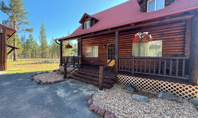 La Pine Cabina | Delightful 3-bedroom cabin in La Pine