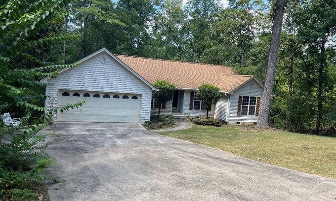 McCormick Casa | Delightful 3-bedroom, 2 bath home in Savannah Lakes Village-McCormick, SC