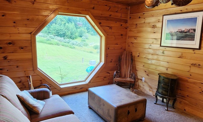 Fishs Eddy Casa | Delightful 5-bedroom house with AC and WiFi in charming Fishs Eddy