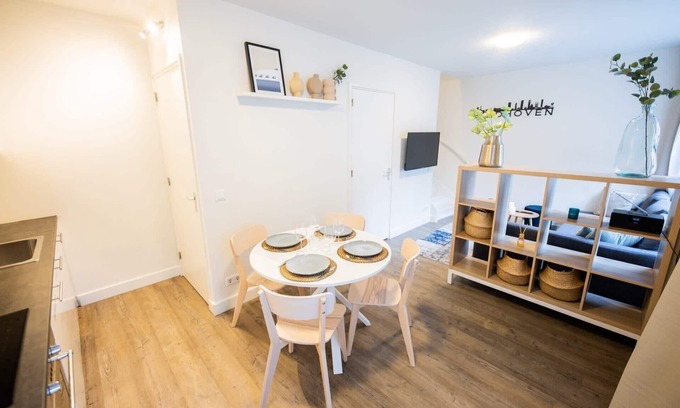 Binnenstad Apartamento | Delightful 50m² Two-Bedroom Apartment (SD-23-L)