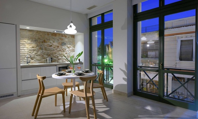Thissio Villa | Delightful Athens Villa | 1 Bedroom | Villa Toshiro | Thissio View | Platia Agion Asomaton