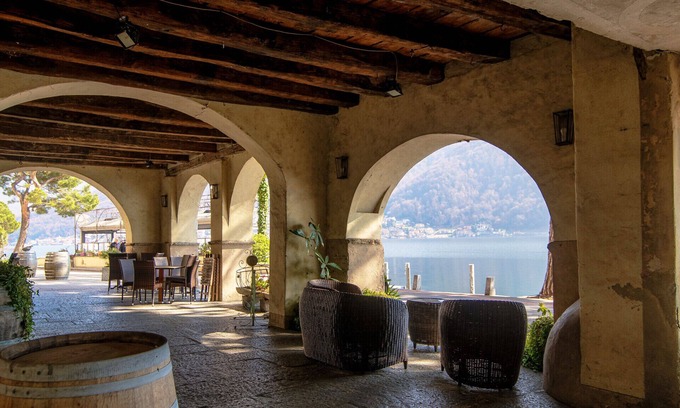 Morcote Apartamento | Delightful loft overlooking hill and Santa Maria Church in Morcote (Salvia)