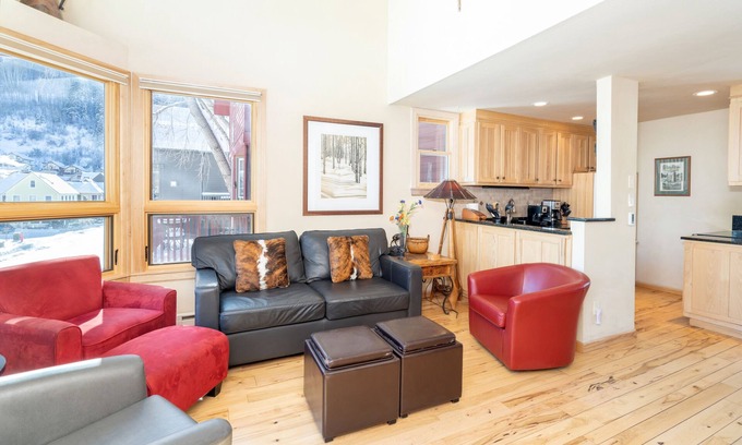 Telluride Condominio | Delightful mountain condo with balcony - walk to lifts