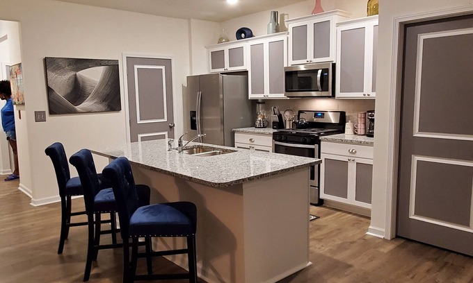 Oak Ridge Casa | Delightful new home near the lake