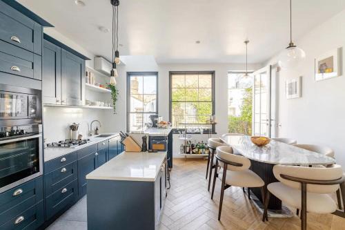 Campden Casa | Delightful Notting Hill 2 bed House with garden