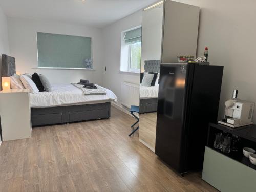 Sheffield Casa | Delightful Self Contained Garden View Retreat
