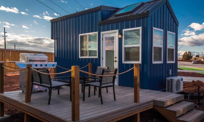 Apple Valley Casa | Delightful tiny home conveniently located