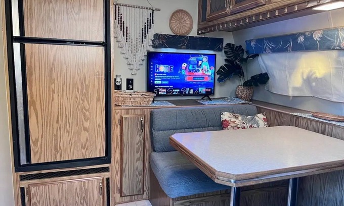 Lancaster Casa | Delightful tiny home/rv With shower