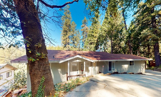 Alta Sierra Casa | Delightful wooded oasis with balcony, AC, W/D, & wonderful views of wildlife