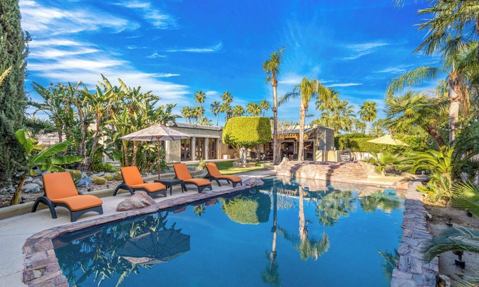 El Mirador Casa | Delightfully spacious 4BR estate w big pool, games, walk downtown
