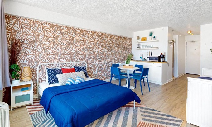 East Daytona Hotel | Delights in Daytona Unit 525