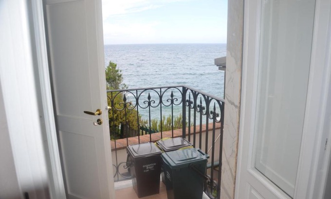 Tellaro Apartamento | Della Pace Apartment