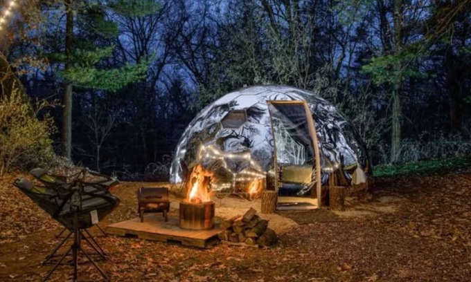 Wisconsin Dells Cabina | Dells Domes - Small Group Getaway 4 Glamping Domes