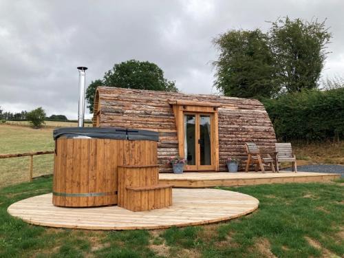 Montgomery Otro | Delor - Bryntalch Glamping Pods