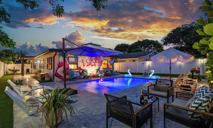 Delray Beach Villa | Delray Bch Private 2-Unit Retreat w/ Heated Pool