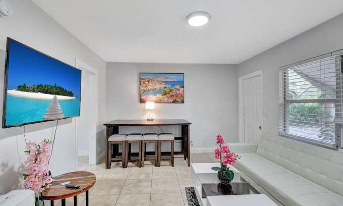 Delray Beach Cabaña | Delray Beach Cottage Close to Beach & Downtown!