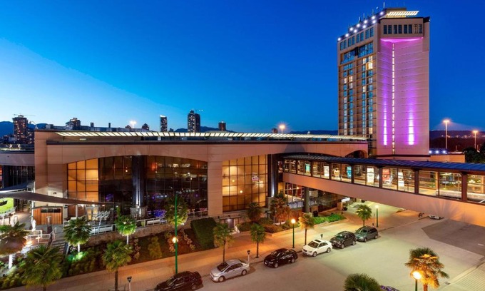 Burnaby Hotel | Delta Hotels by Marriott Burnaby Conference Centre