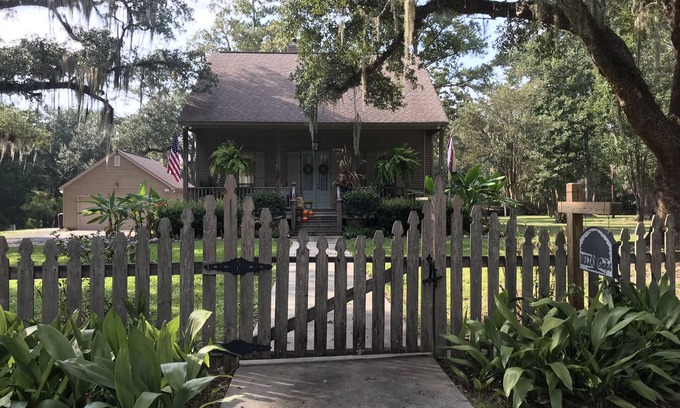 Lacombe Cabaña | Delta Oaks ideal para relajarse o aventuras acuáticas