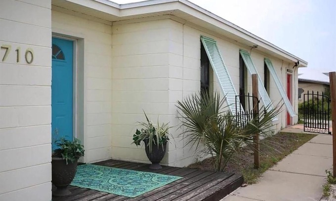 Toilla Segunda Casa | DeLuna House by Pensacola Beach Properties