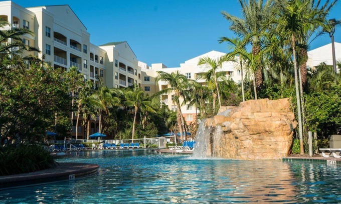 Weston Complejo | Deluxe 1 Bedroom and 1 Bathroom Unit with Full Amenities