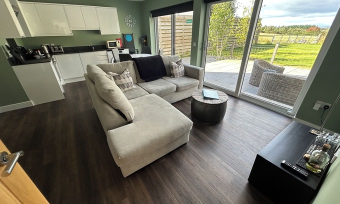Nairn Apartamento | Deluxe 2 bed en-suite, stunning views, parking