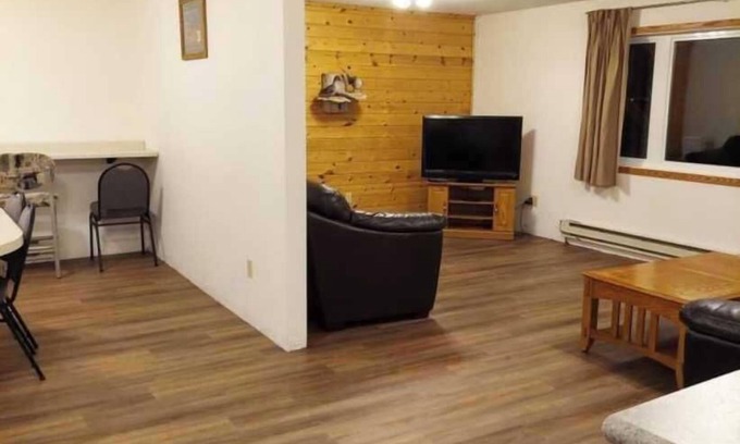Devils Lake Condominio | Deluxe 2 Bedrooms 8 XL Twin Beds, 2 Bathrooms Ground Floor