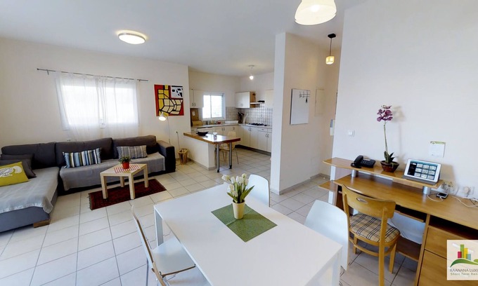 Ra'ananna Apartamento | Deluxe 2 bedrooms with sun balcony - Haprachim St