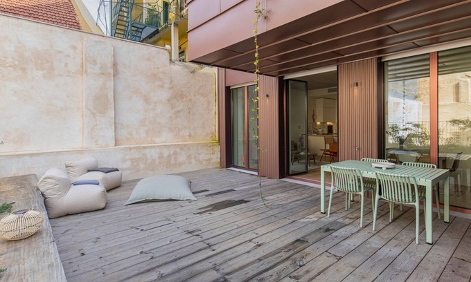 Marvila Apartamento | Deluxe 2BDR Apartment W/ Patio by LovelyStay
