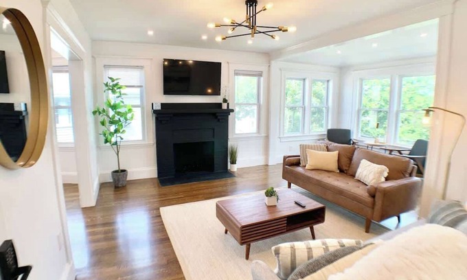 Arlington Condominio | Deluxe and Bright 3Br, King Bed,W/D,Parking