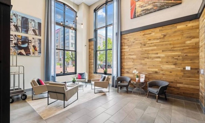 Hackensack River Waterfront Apartamento | Deluxe and Spacious 2 Bed Condo: 15 Mins to NYCnn