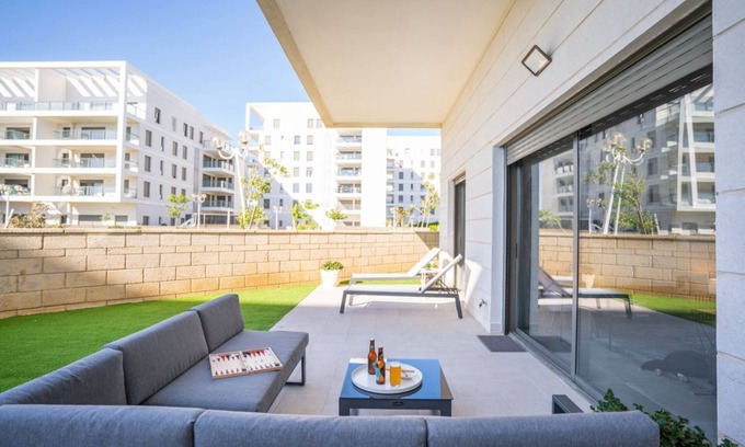 Nahariya Apartamento | Deluxe Apartment in Achziv with Private Garden Area