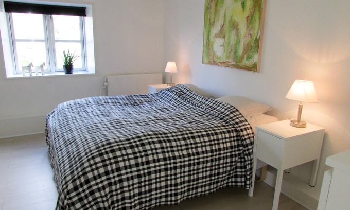 Hovedgard Apartamento | Apartamento de lujo con vistas al jardín - Provstegården Bed & Breakfast
