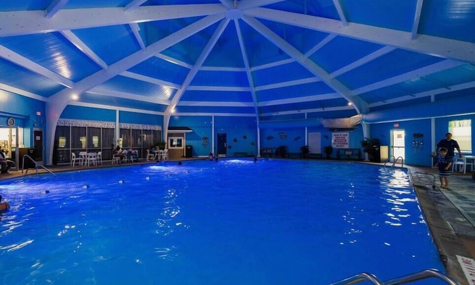 Long Pond Casa | Deluxe Business Hub with Spa & Pool!