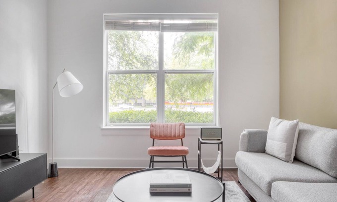 Cambridge Apartamento | Deluxe Cambridge Alewife 1BR w/ W/D, Gym & Roof, nr T, by Blueground
