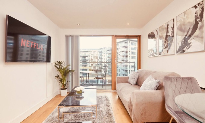 Leeds Apartamento | Deluxe City Apt, Beautiful River View&free Parking