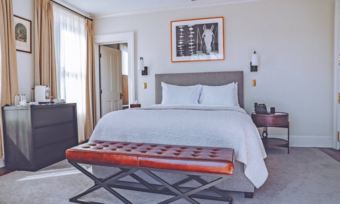 Milford Casa | Deluxe Corner Room, Hotel Fauchere, Pet-Friendly, Outdoor Fireplace, Downtown