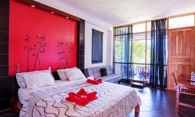 Torio Casa | Deluxe Double Room with Balcony and Sea View
