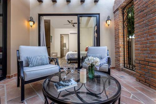 Los Cabos Casa | Deluxe Ground Floor 3 BR Sleeps 8 with Resort Amenities