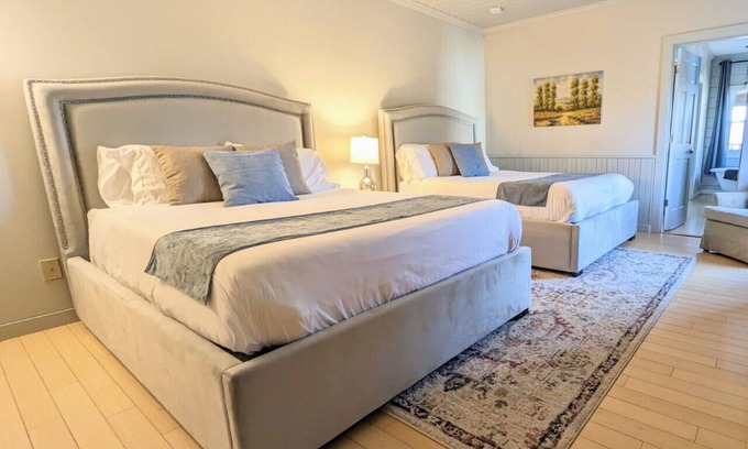 Dahlonega Casa | Deluxe Guest Room - Barefoot Hills