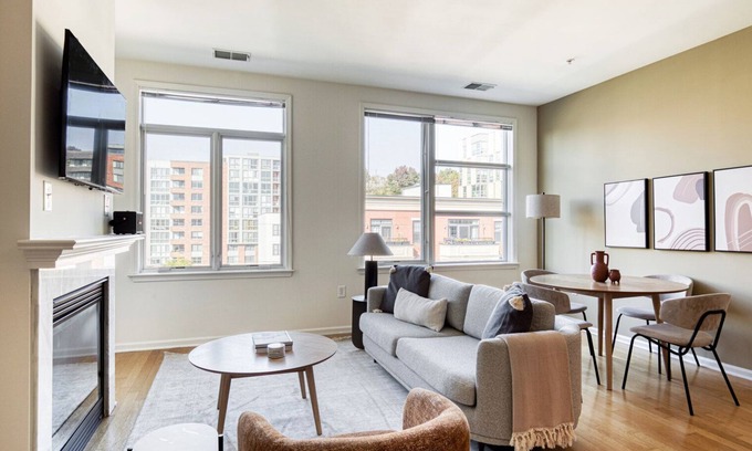 Hoboken Apartamento | Deluxe Hoboken 2BR w/ W/D, Gym & Pool, nr UN