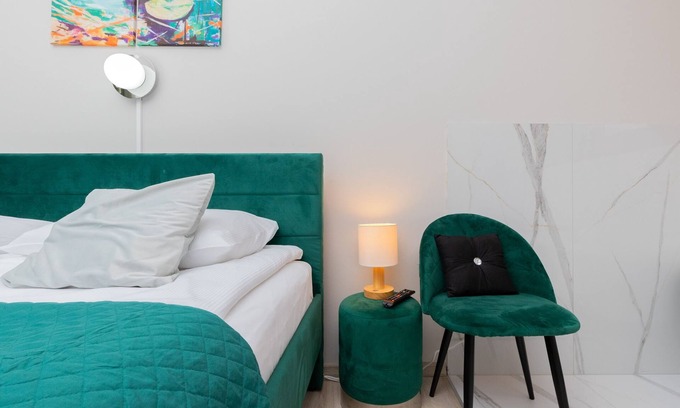 Pruszcz Gdanski Casa | Deluxe house 5 miles to an Old Town with double walk-in shower and Victorian tub