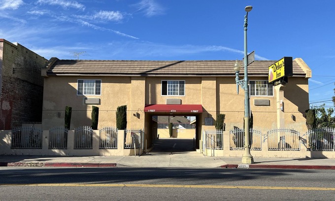 Los Angeles Hotel | Deluxe Inn LA