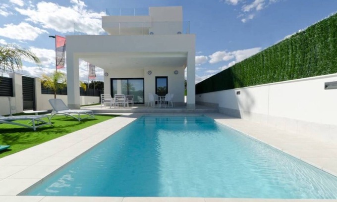 La Marina Casa | Deluxe Marina Beach Villa 1