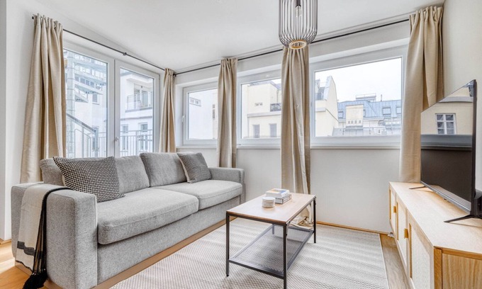 Schottenfeld Apartamento | Deluxe Neubau 2BR w/ Terrace & Elevator, nr restaurants, by Blueground